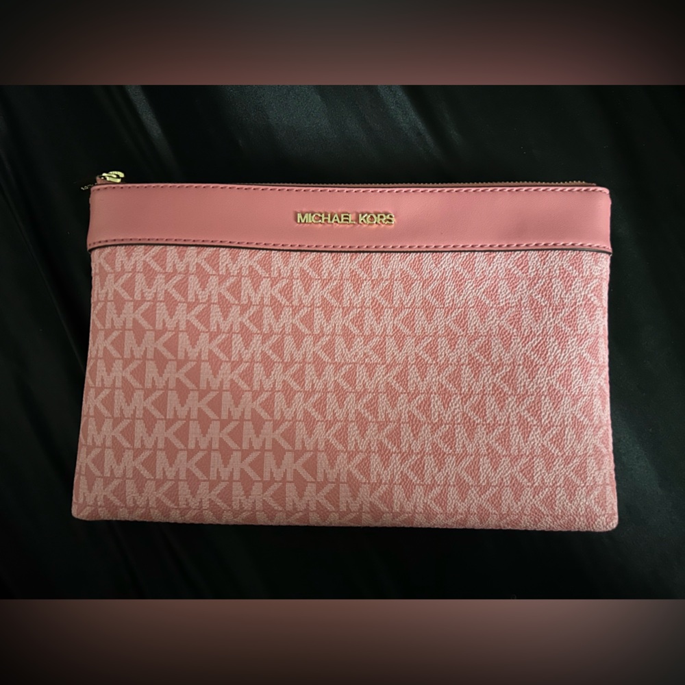 Micheal Kors Pink Clutch